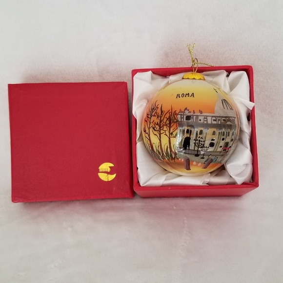 St. Peter's Basilica hand painted bulb - Picture 2 of 6